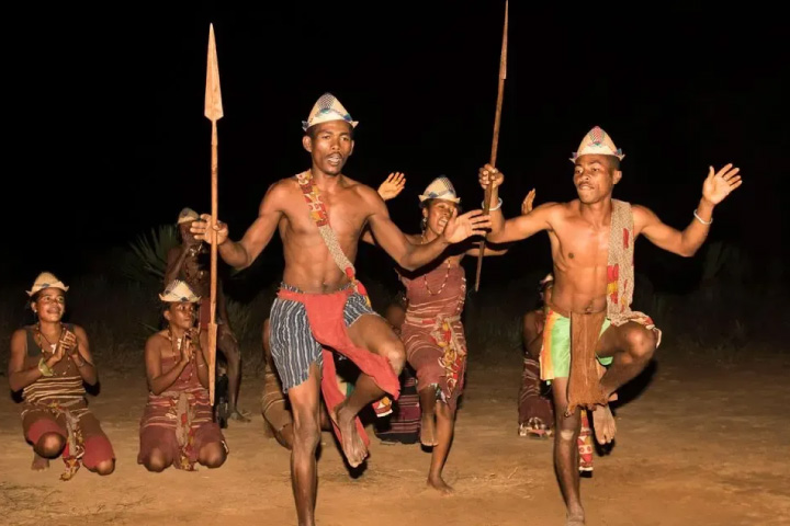 Immersive Cultural Connection